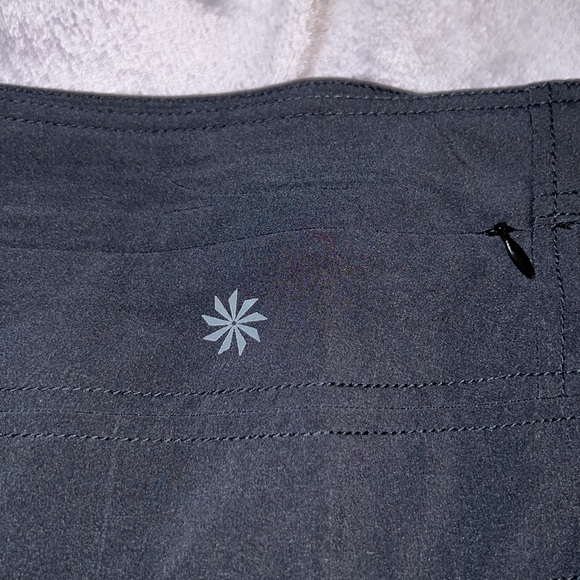 🆕 NWOT Athleta Navy Skort Side Zip Size 12P - Picture 3 of 10